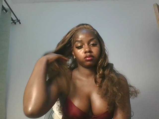 Sexykitten1 live cam on BongaCams