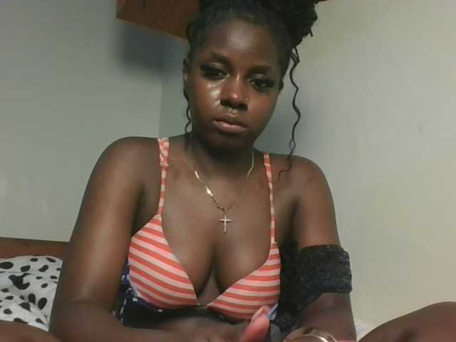 Sexykitten1 live cam on BongaCams