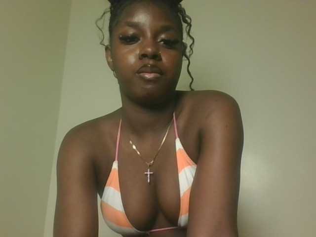 Sexykitten1 live cam on BongaCams