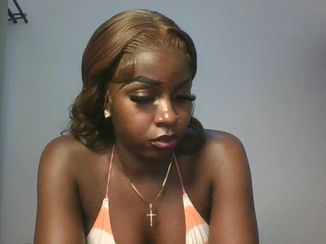 Sexykitten1 live cam on BongaCams