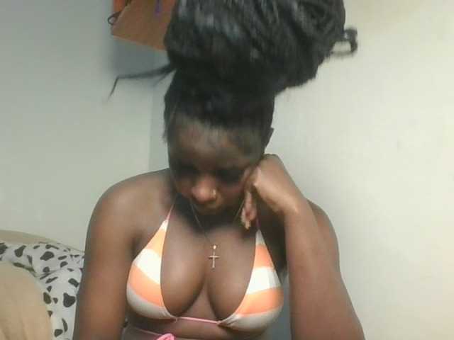 Sexykitten1 live cam on BongaCams