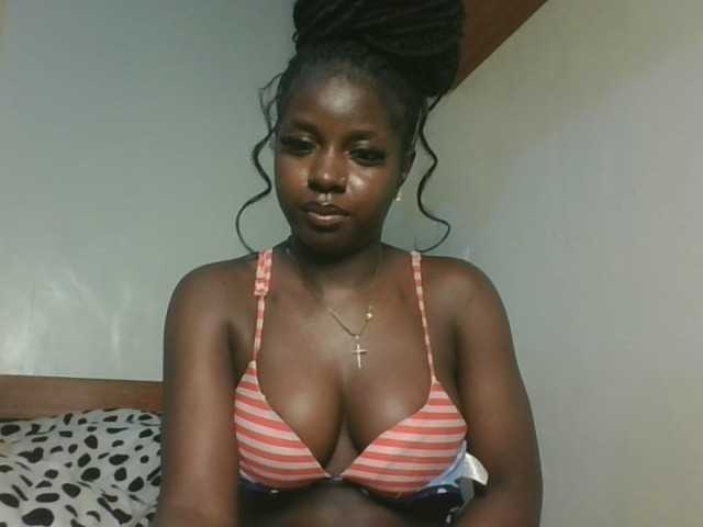 Sexykitten1 live cam on BongaCams