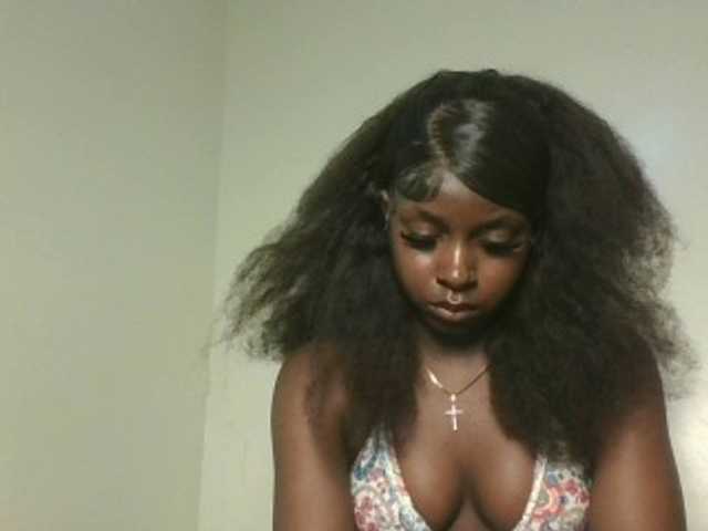 Sexykitten1 live cam on BongaCams