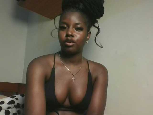 Sexykitten1 live cam on BongaCams