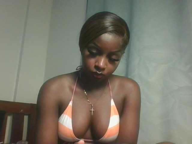 Sexykitten1 live cam on BongaCams