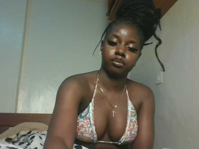 Sexykitten1 live cam on BongaCams