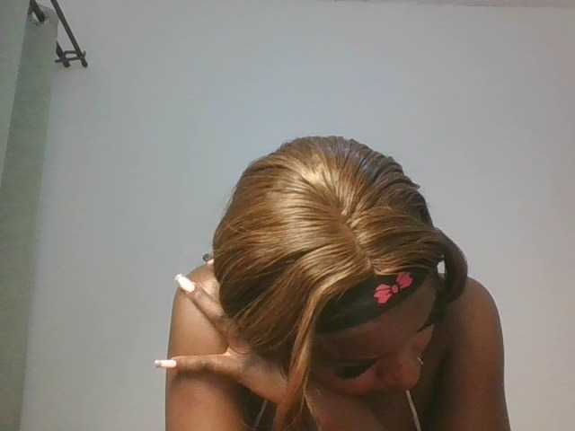Sexykitten1 live cam on BongaCams