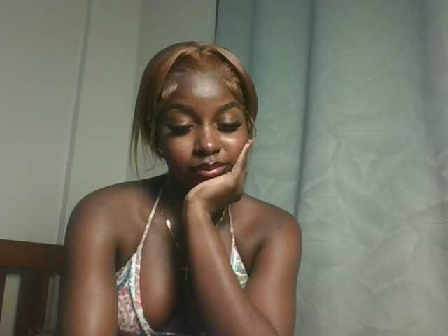 Sexykitten1 live cam on BongaCams