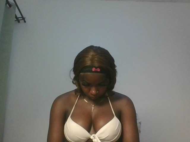 Sexykitten1 live cam on BongaCams