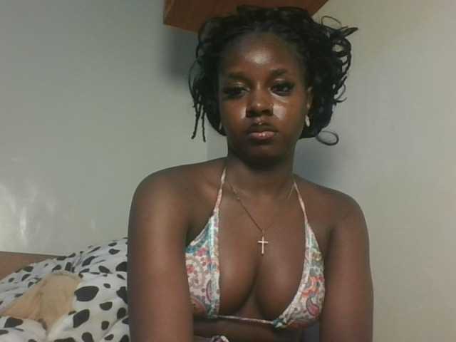 Sexykitten1 live cam on BongaCams