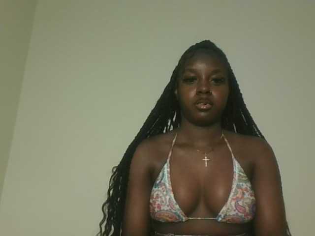 Sexykitten1 live cam on BongaCams
