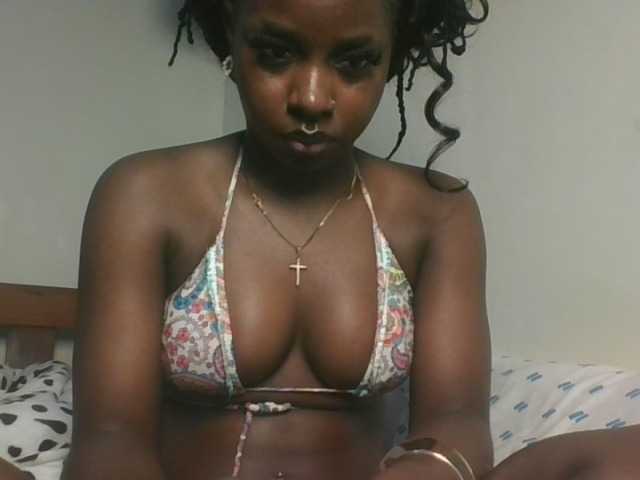 Sexykitten1 live cam on BongaCams