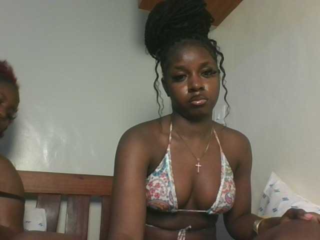 Sexykitten1 live cam on BongaCams