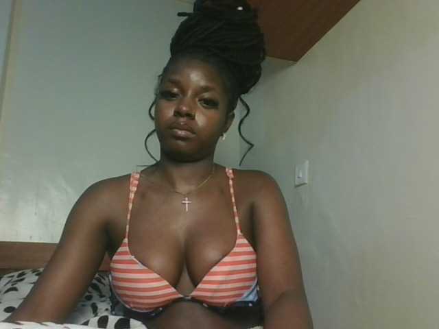 Sexykitten1 live cam on BongaCams