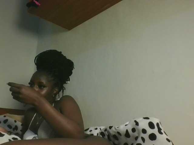 Sexykitten1 live cam on BongaCams