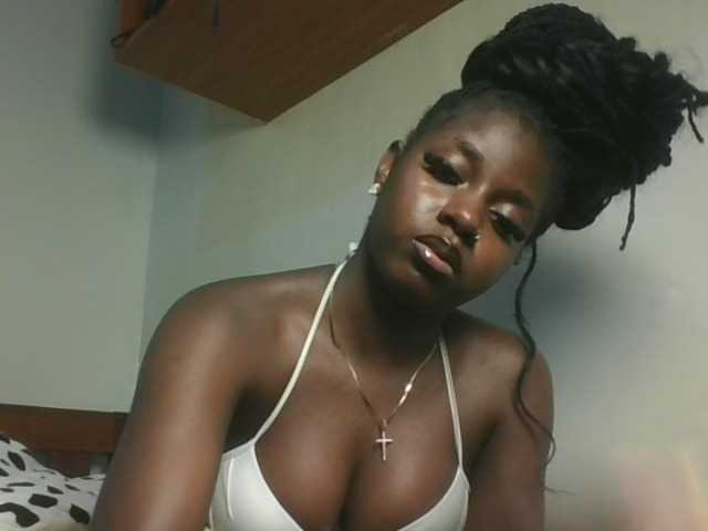 Sexykitten1 live cam on BongaCams