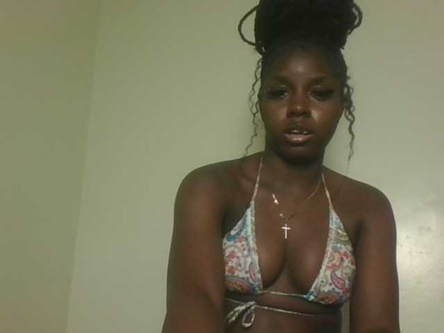 Sexykitten1 live cam on BongaCams