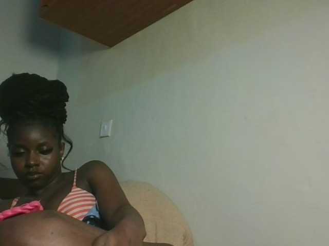 Sexykitten1 live cam on BongaCams