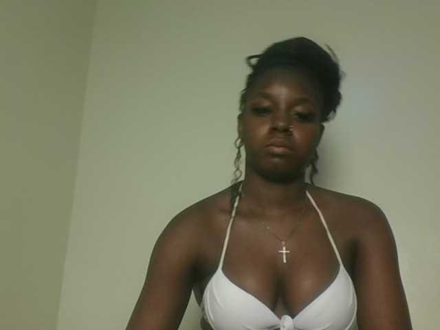 Sexykitten1 live cam on BongaCams