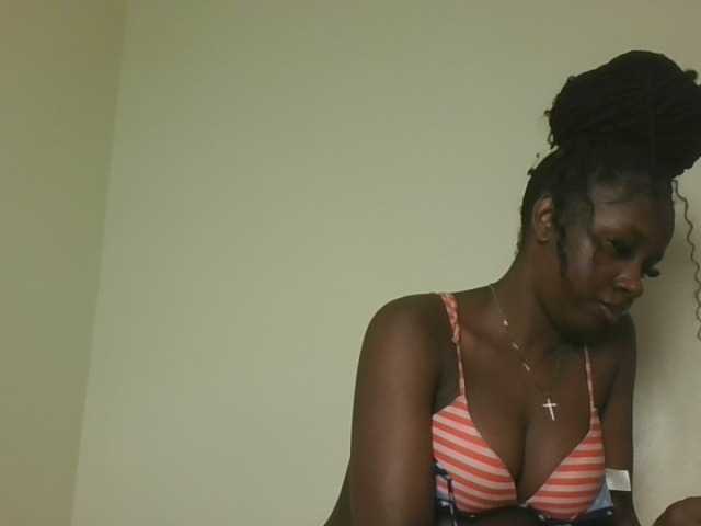 Sexykitten1 live cam on BongaCams