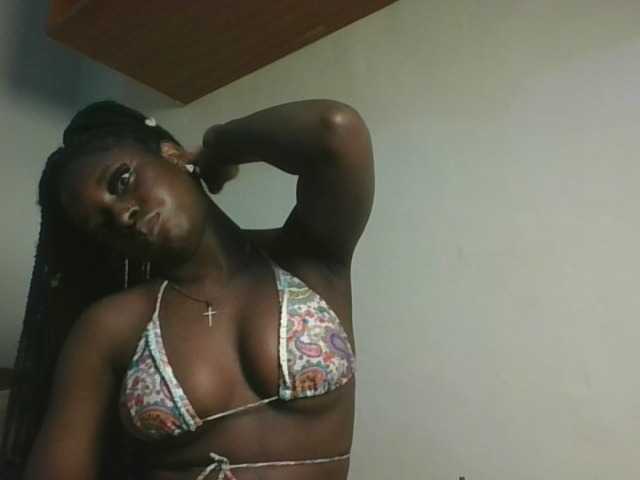 Sexykitten1 live cam on BongaCams