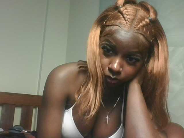 Sexykitten1 live cam on BongaCams