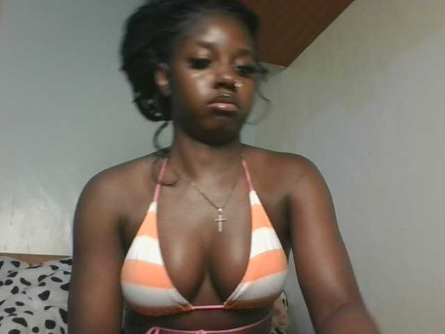 Sexykitten1 live cam on BongaCams