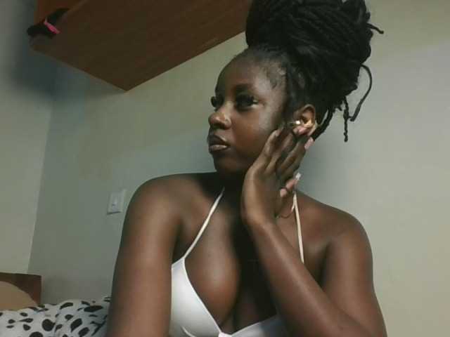 Sexykitten1 live cam on BongaCams