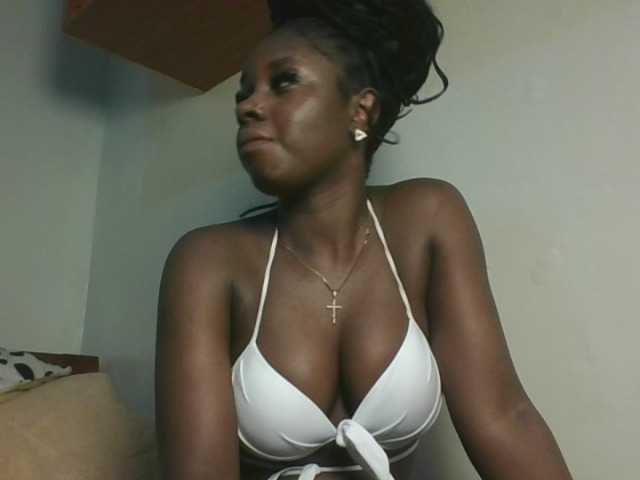 Sexykitten1 live cam on BongaCams
