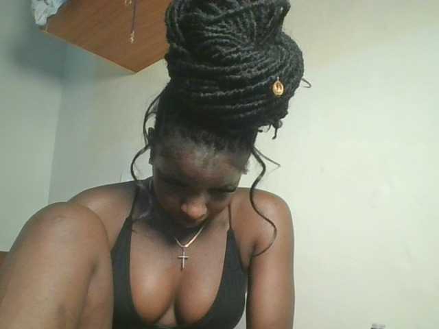 Sexykitten1 live cam on BongaCams