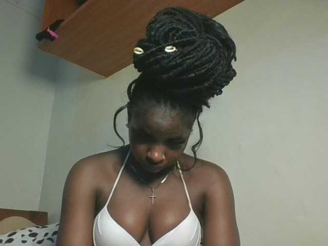 Sexykitten1 live cam on BongaCams