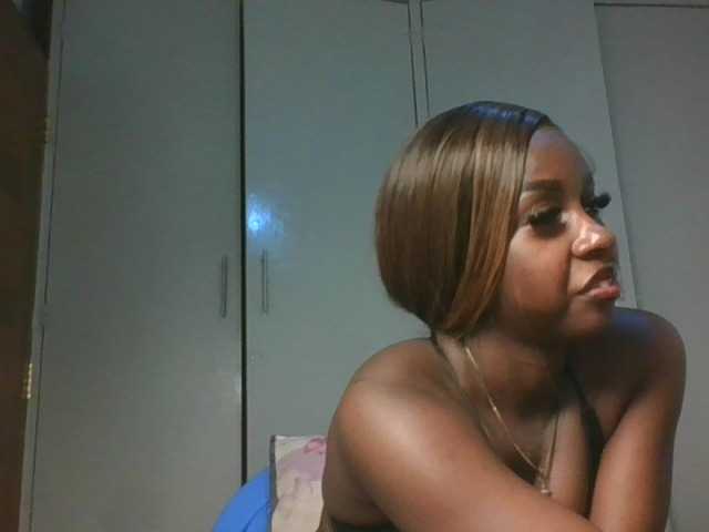 Sexykitten1, live now on BongaCams