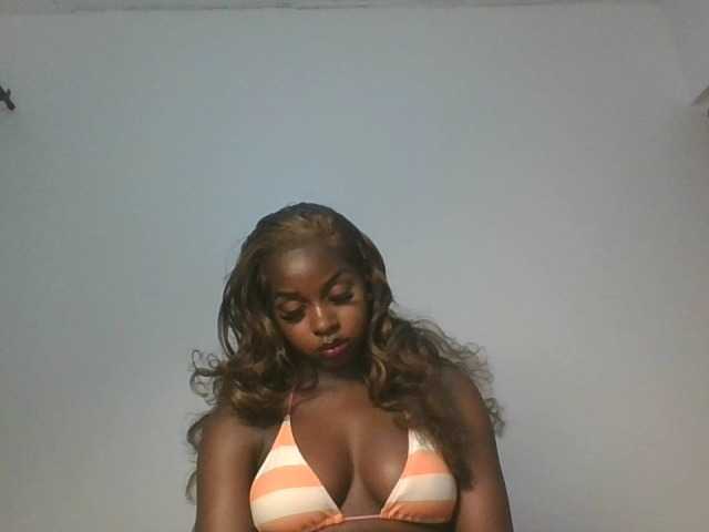 Sexykitten1 live cam on BongaCams
