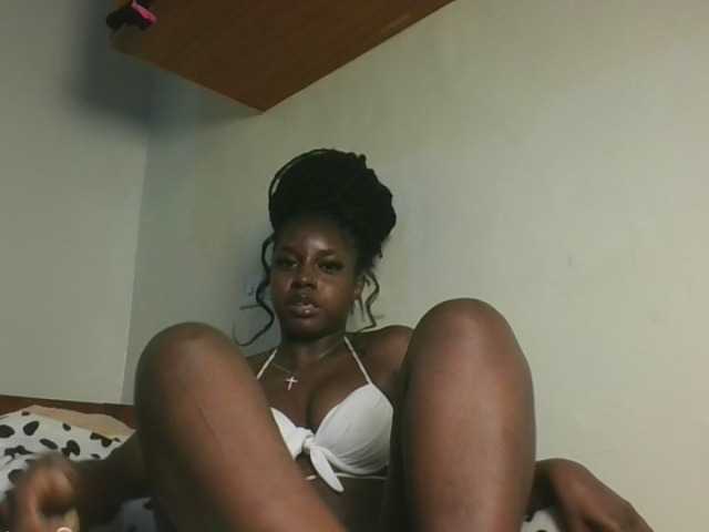Sexykitten1 live cam on BongaCams