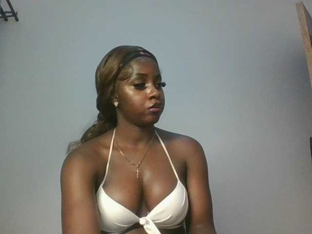 Sexykitten1 live cam on BongaCams