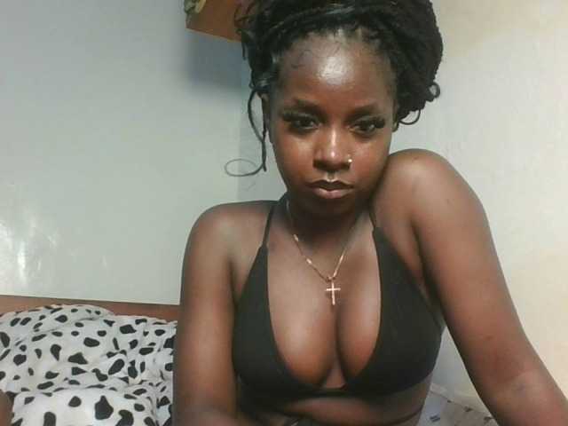 Sexykitten1 live cam on BongaCams
