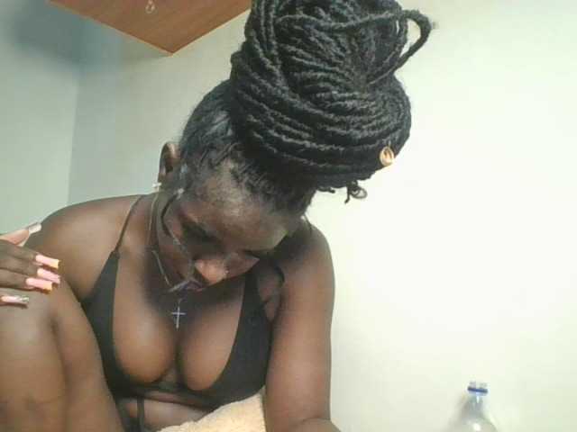 Sexykitten1 live cam on BongaCams