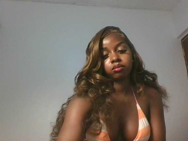 Sexykitten1 live cam on BongaCams