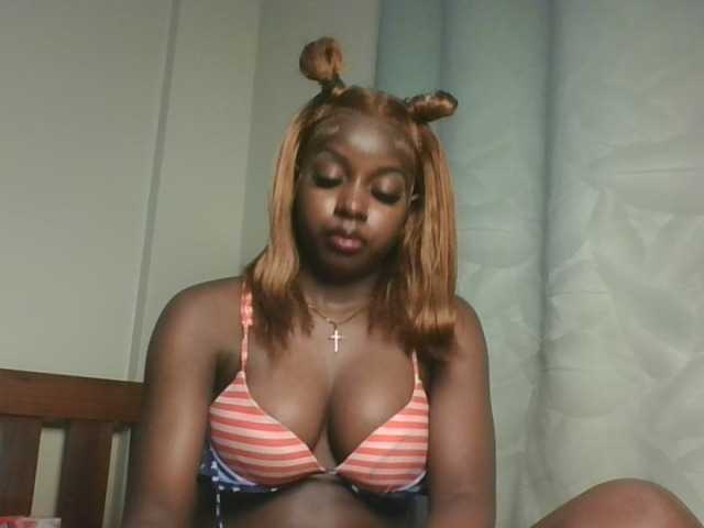 Sexykitten1 live cam on BongaCams