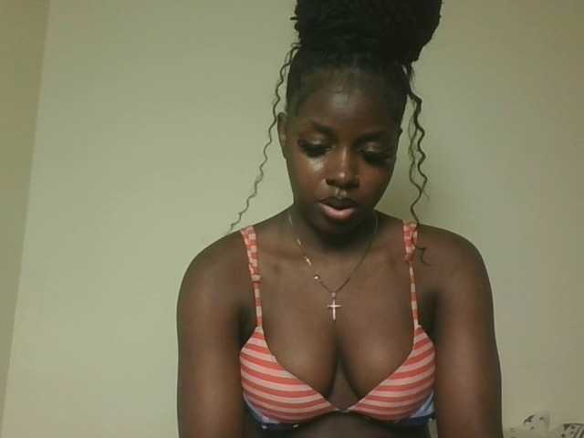Sexykitten1 live cam on BongaCams