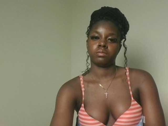Sexykitten1 live cam on BongaCams