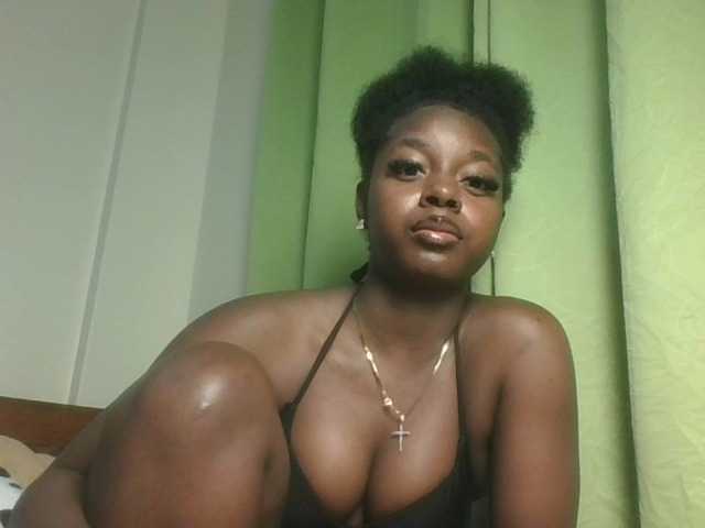 Sexykitten1 live cam on BongaCams