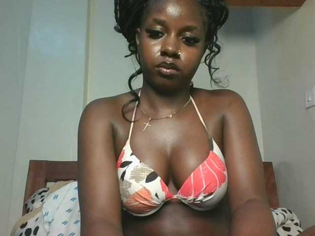 Sexykitten1 live cam on BongaCams