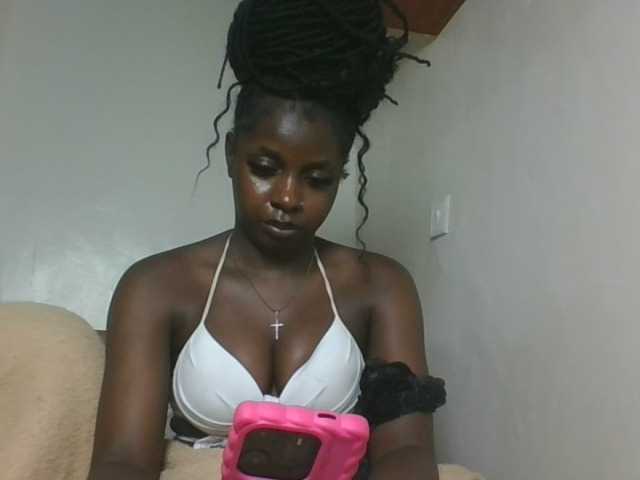 Sexykitten1 live cam on BongaCams