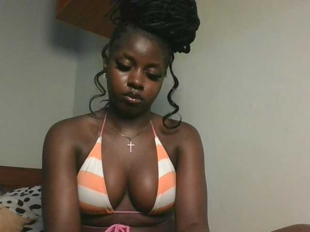 Sexykitten1 live cam on BongaCams