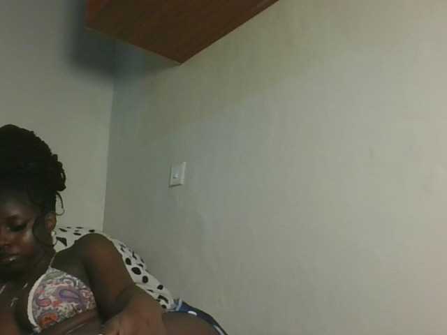 Sexykitten1 live cam on BongaCams