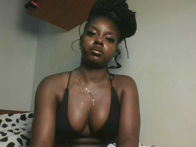 Sexykitten1 live cam on BongaCams