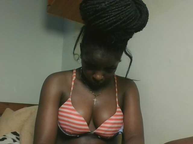 Sexykitten1 live cam on BongaCams
