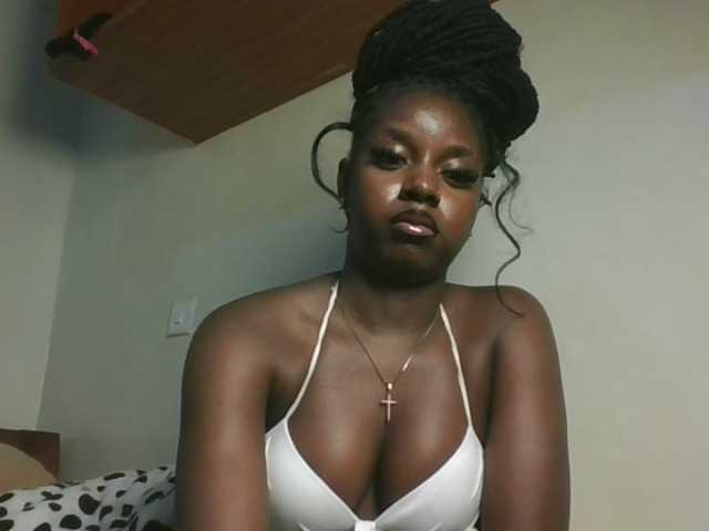 Sexykitten1 live cam on BongaCams