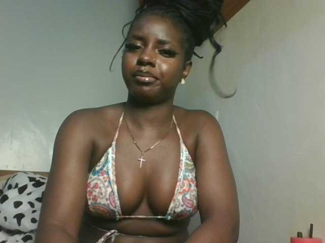 Sexykitten1 live cam on BongaCams